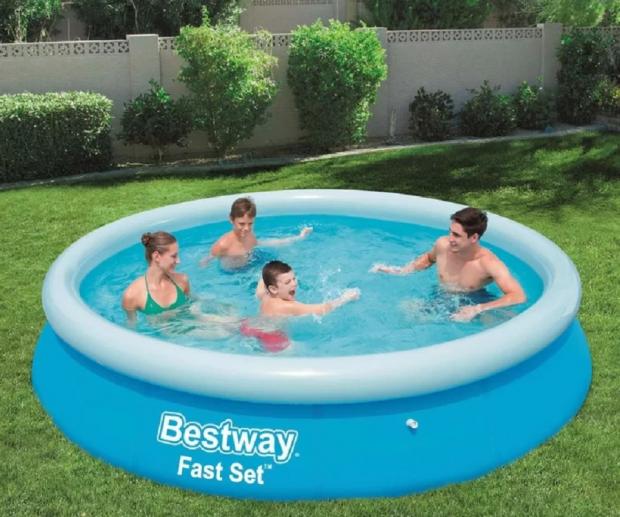 Penarth Times: The Five-Person One-Jet Inflatable Spa is simple to set up. Picture: Wayfair